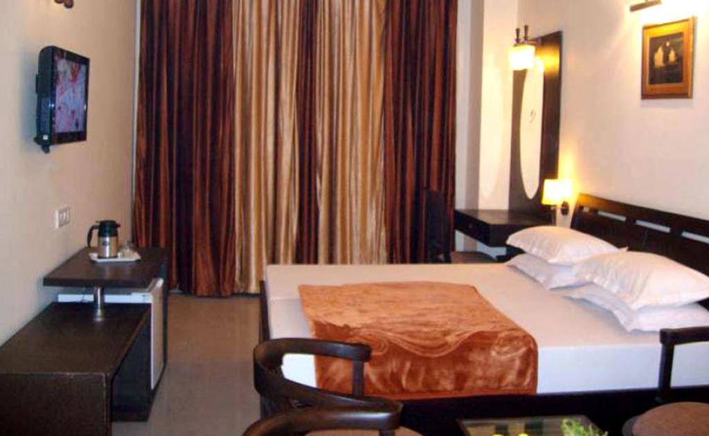Hotel Hong Kong Inn Amritsar Phòng bức ảnh