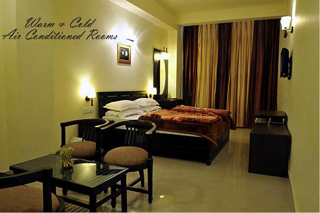 Hotel Hong Kong Inn Amritsar Phòng bức ảnh