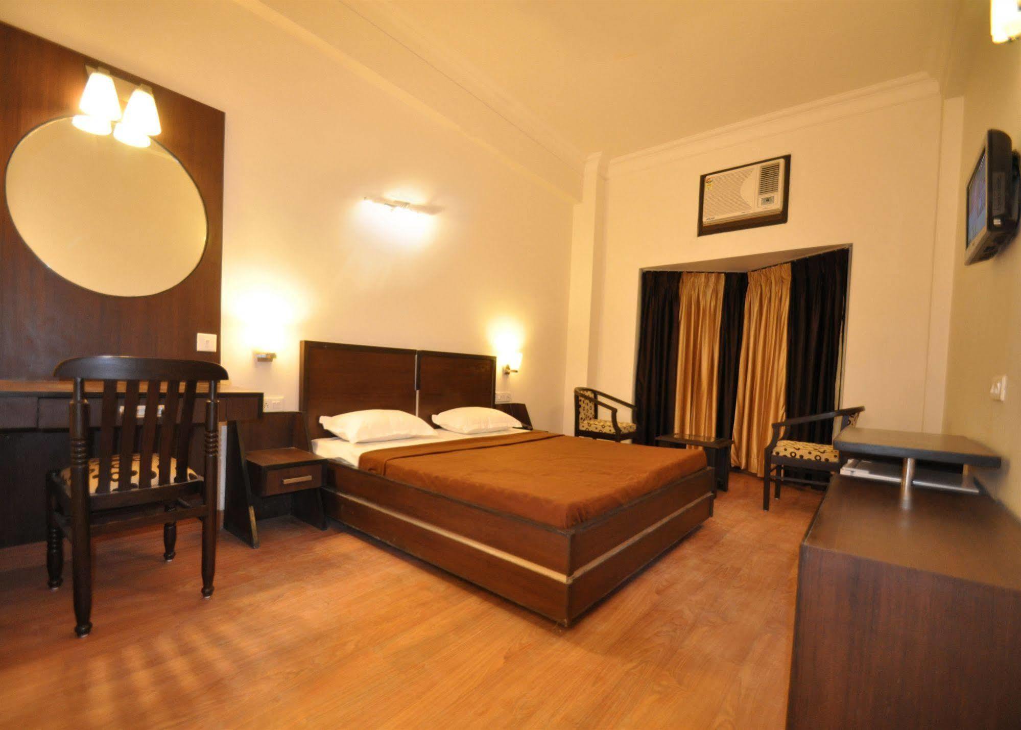 Hotel Hong Kong Inn Amritsar Ngoại thất bức ảnh