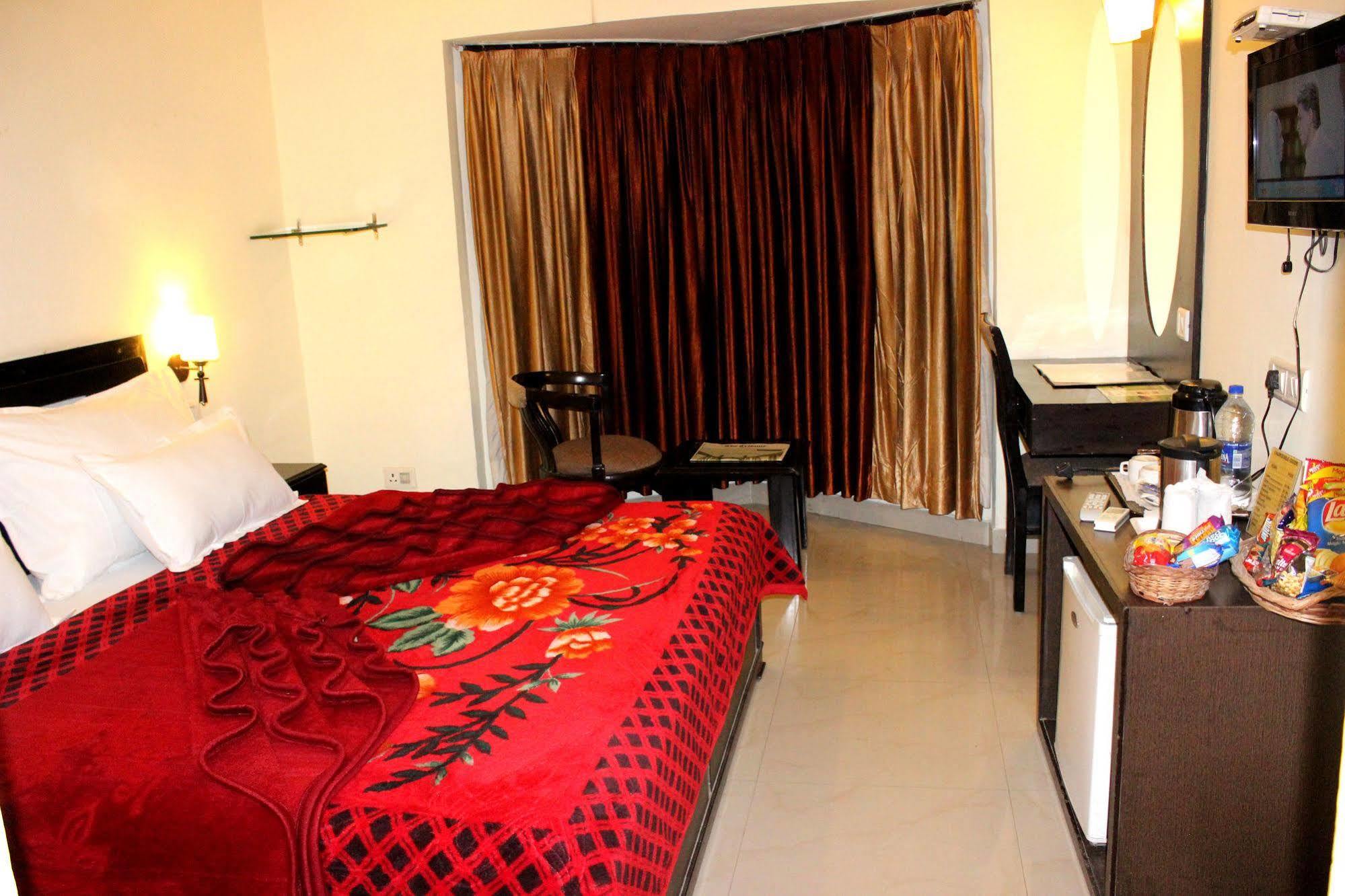 Hotel Hong Kong Inn Amritsar Ngoại thất bức ảnh