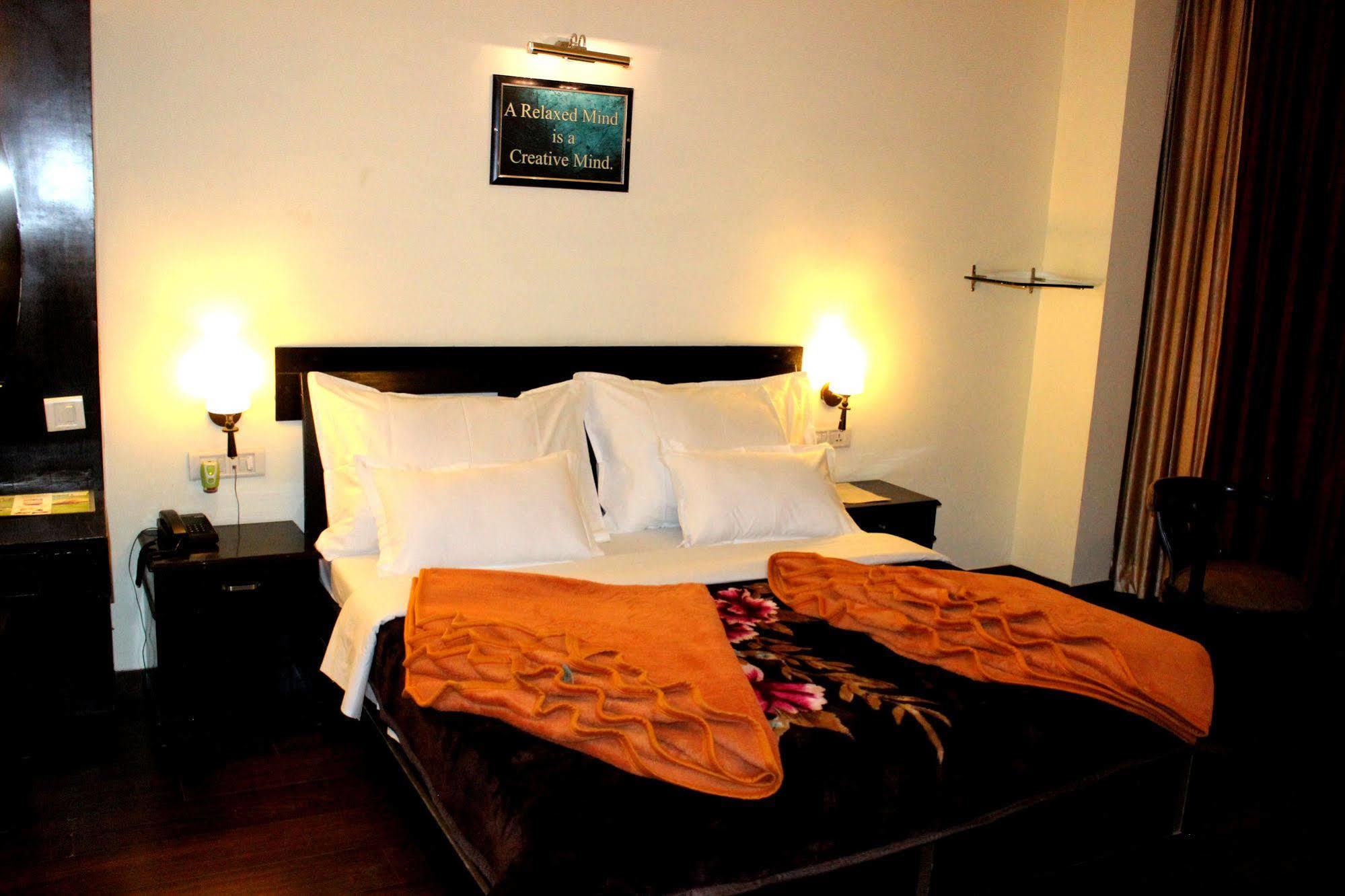 Hotel Hong Kong Inn Amritsar Ngoại thất bức ảnh