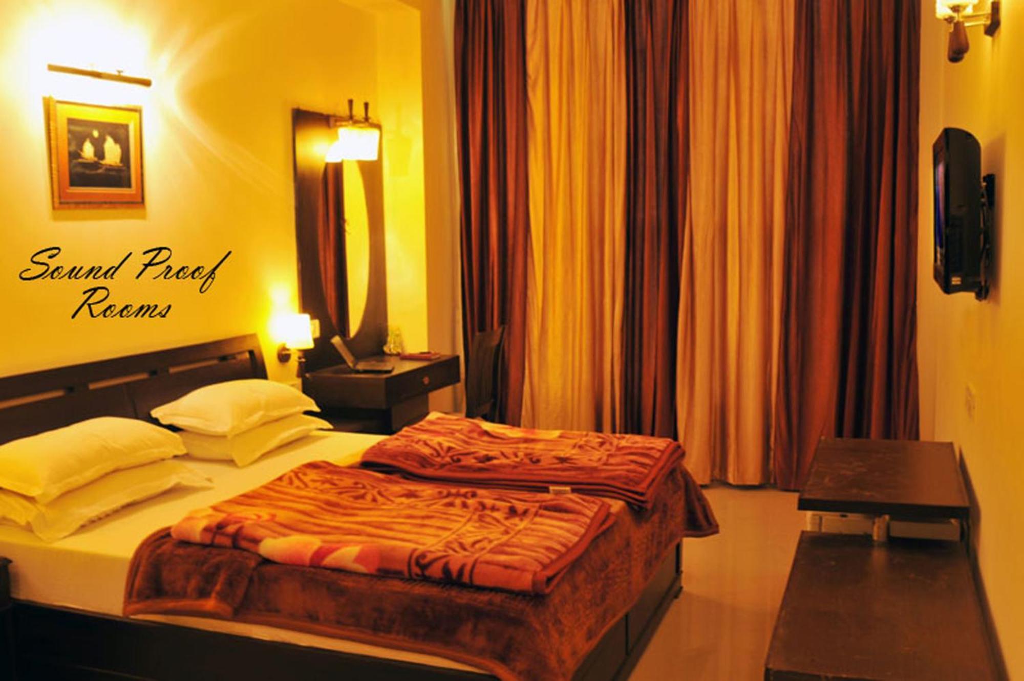 Hotel Hong Kong Inn Amritsar Ngoại thất bức ảnh